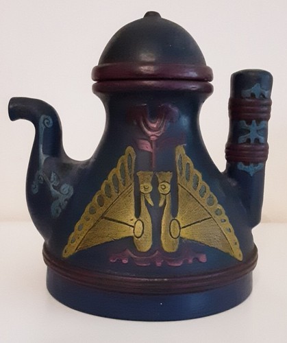 Vecchia teiera ceramica fatta - ceramica,