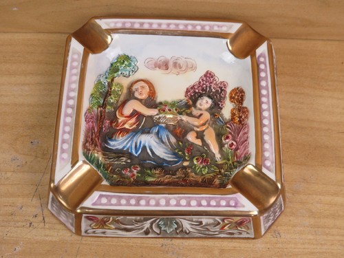 Vecchio posacenere ceramica - vecchio,